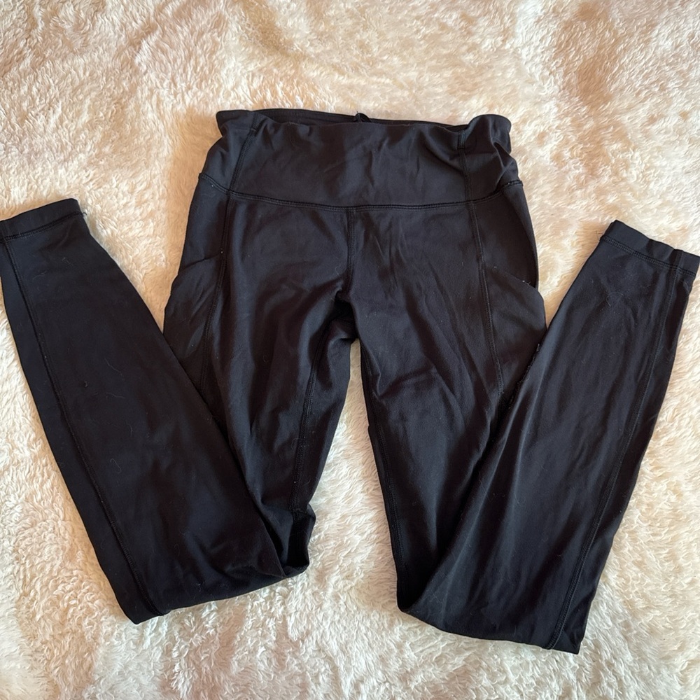 Black Lululemon leggings w/pockets